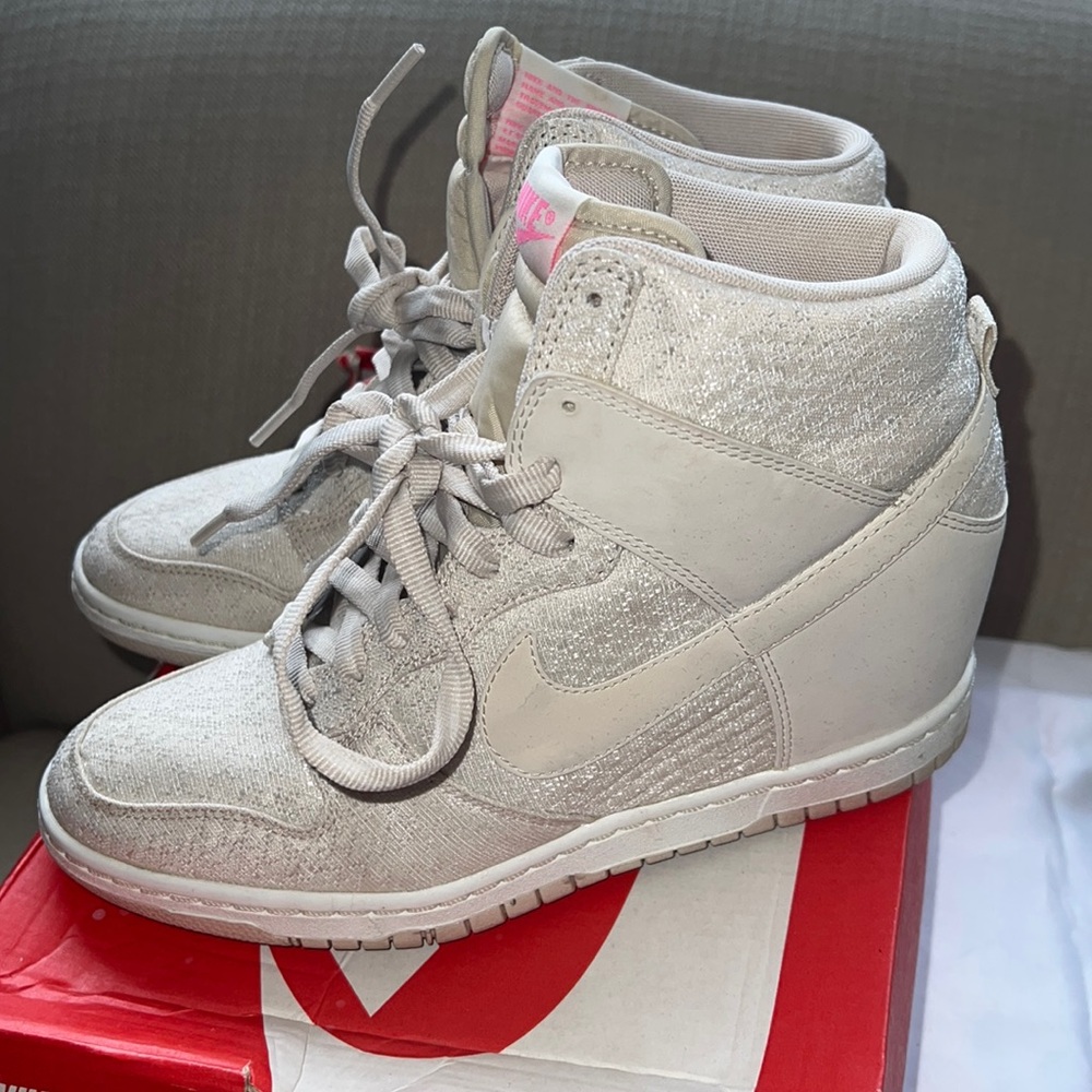 Womens Nike Dunk -Sky Hi Wedge Sneaker